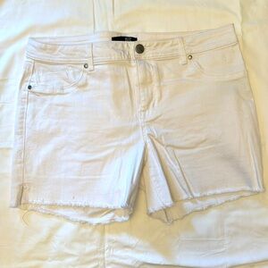 1822 Denim White Shorts